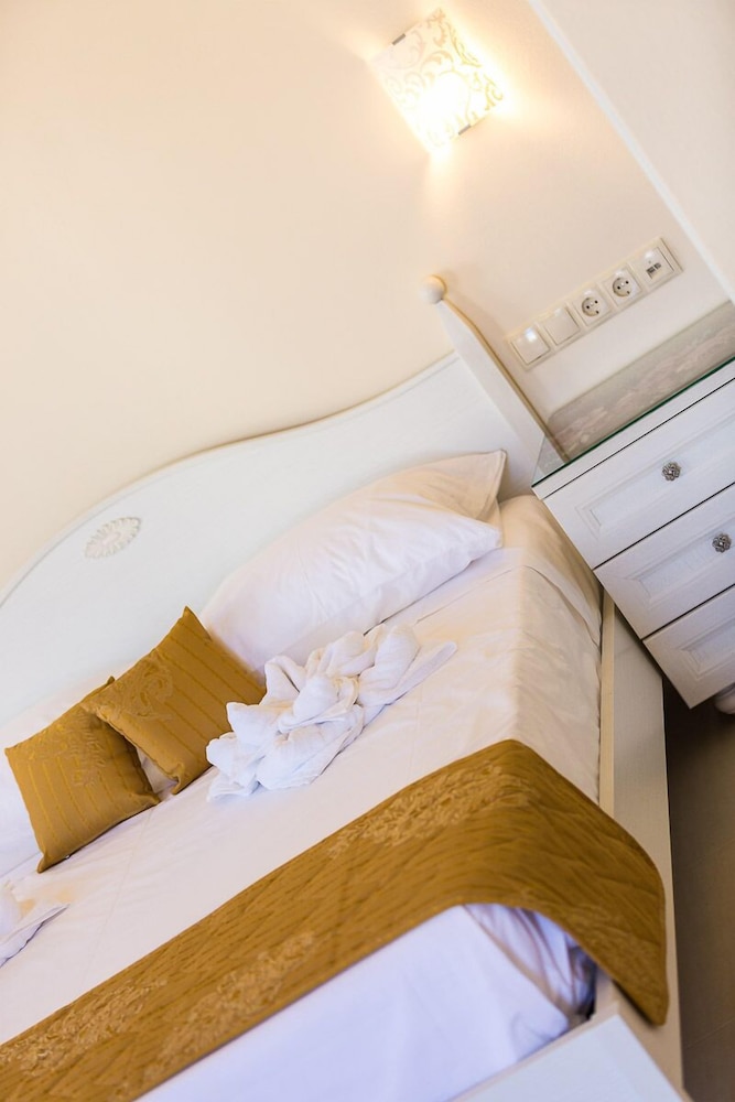 Polyxenia Boutique Hotel 15/50