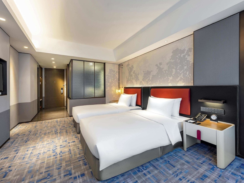 PREMIER, TWIN BEDS