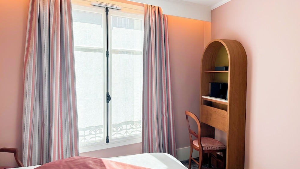 HOTEL BOHEM Sacre-Coeur 16/38