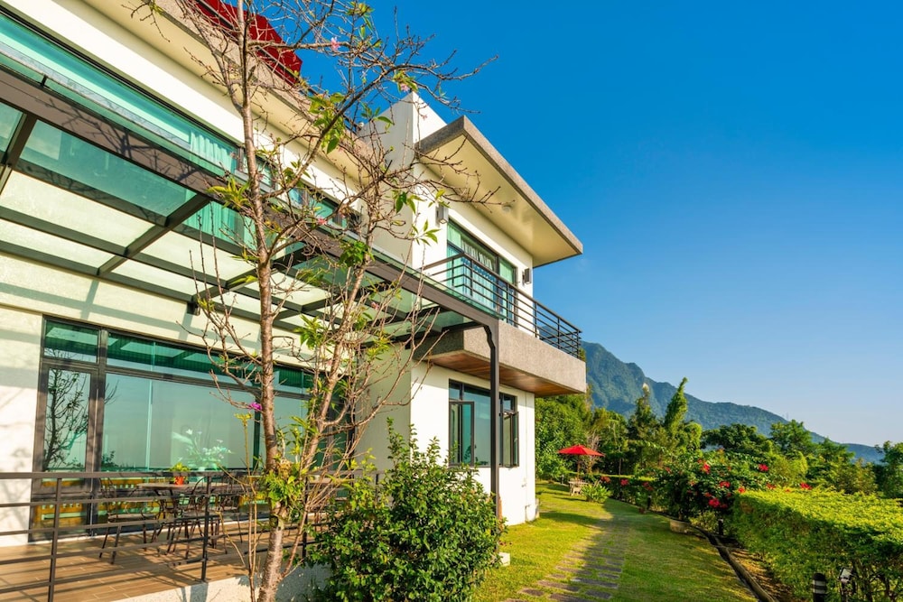 Azure Villa 3/41
