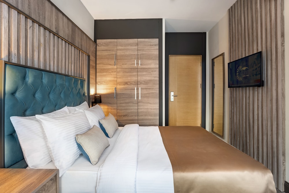 Rodinn Park Hotel 30/55