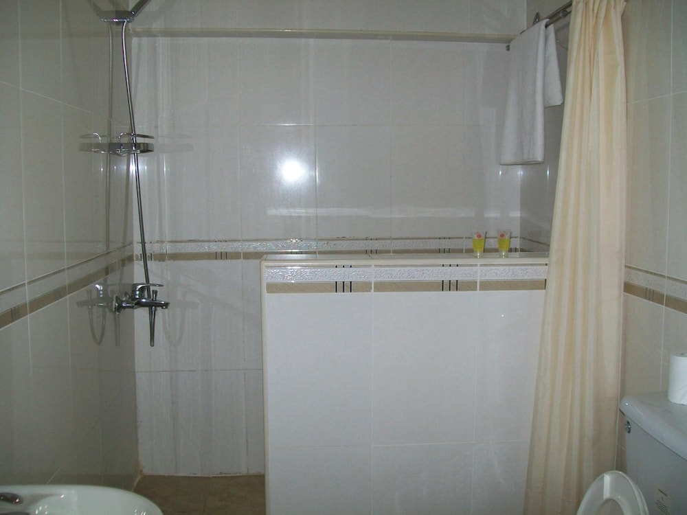 Ampomaah Hotel 45/45
