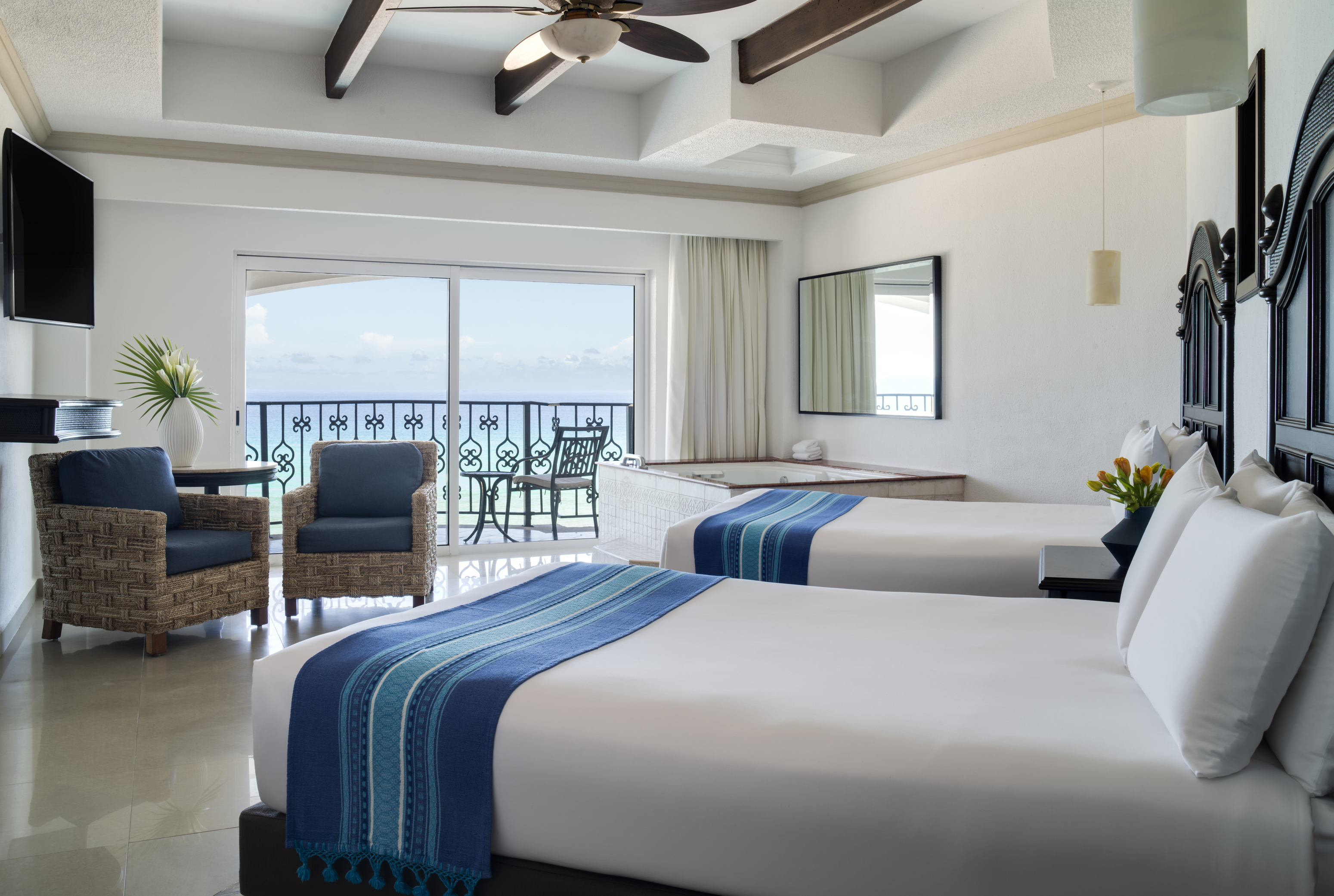 JUNIOR SUITE, DOUBLE BED, OCEAN FRONT