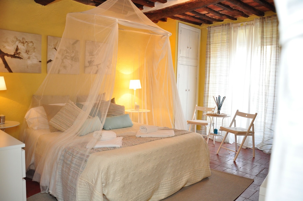 Bed and Breakfast At Home Lucca 11/36