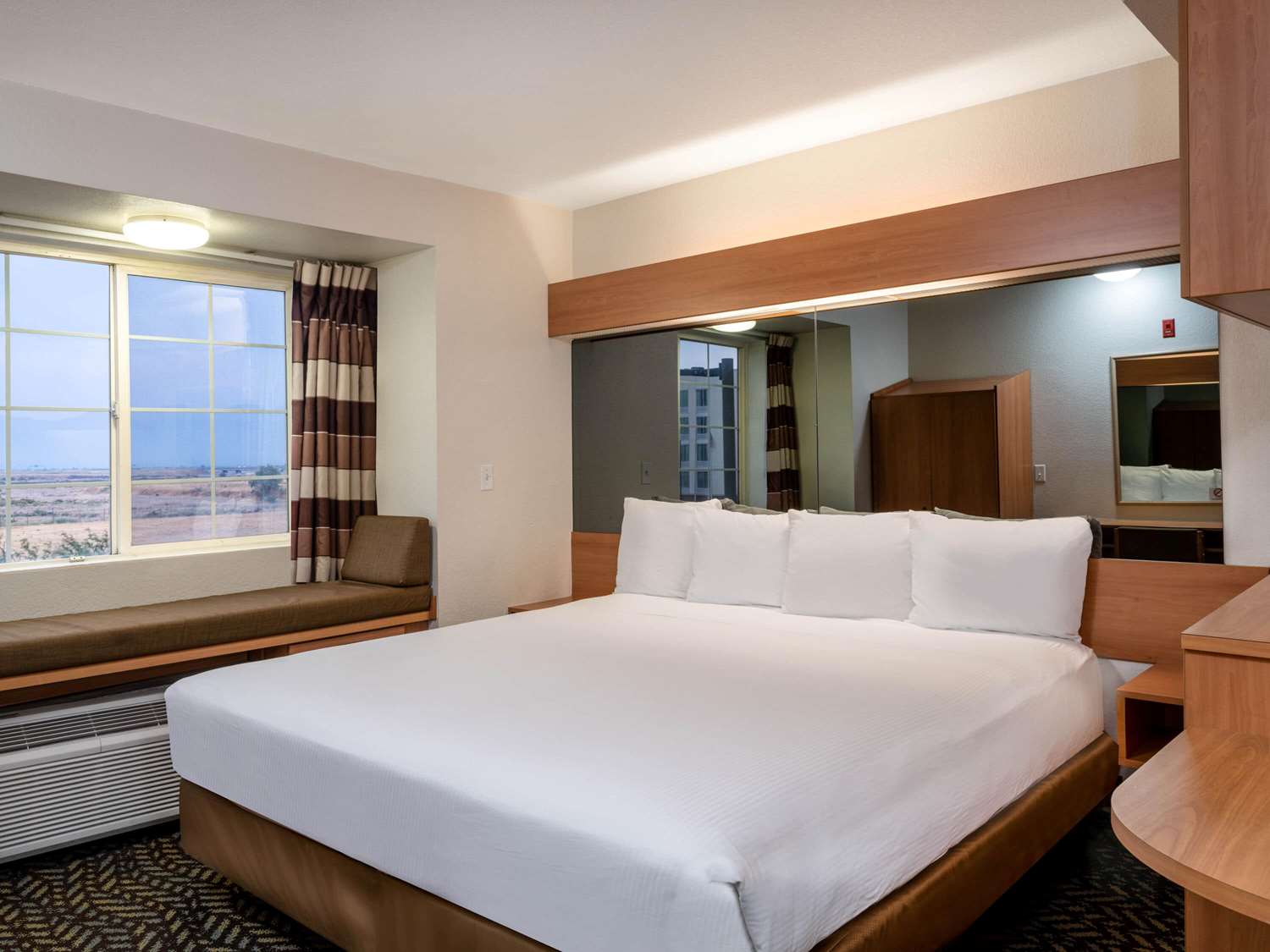 Microtel Inn & Suites By Wyndham Salt Lake City Airport 16/47