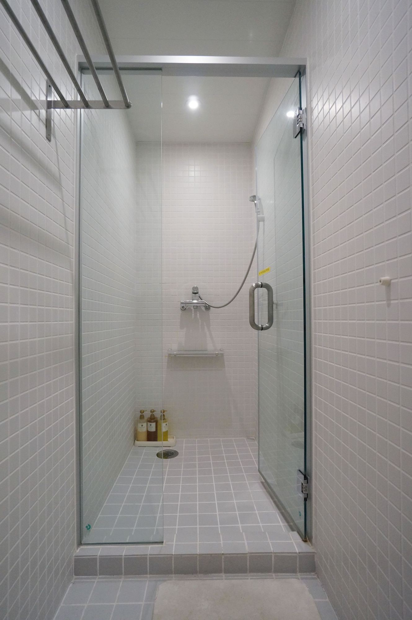 FEMALE DORM, FEMALE ONLY, 6 PEOPLE