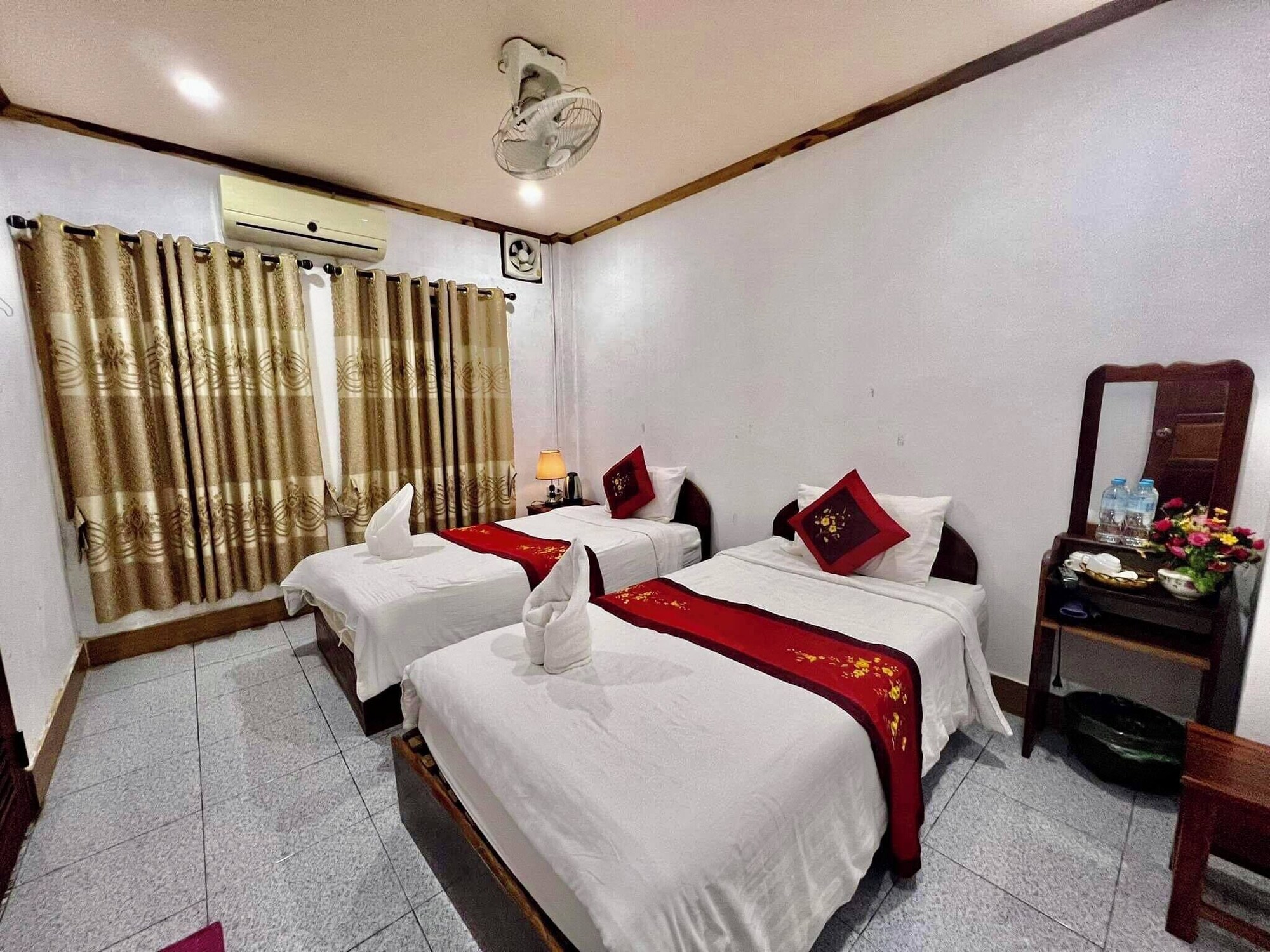 SUPERIOR, TWIN BEDS