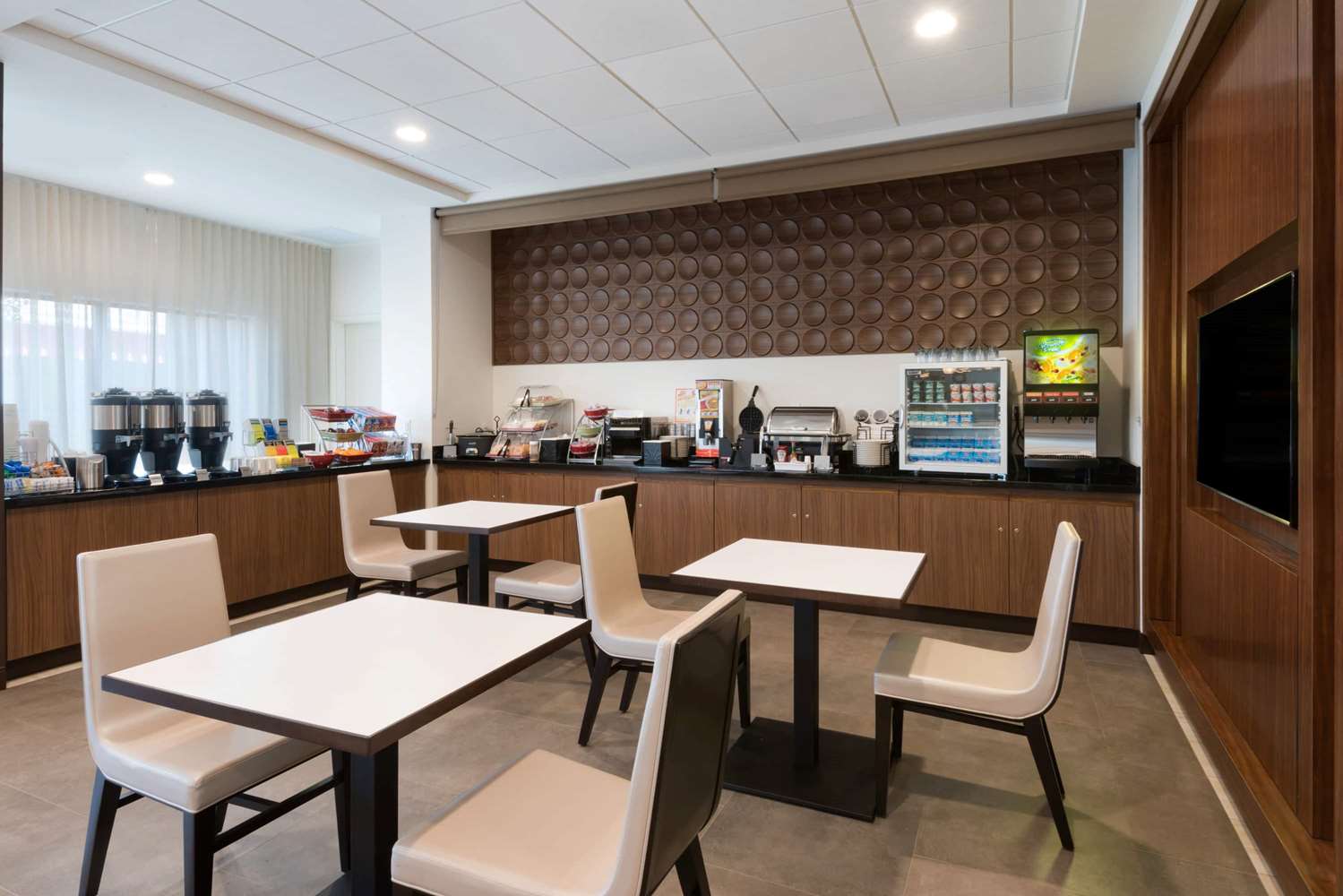 Wingate By Wyndham Sidney 4/12