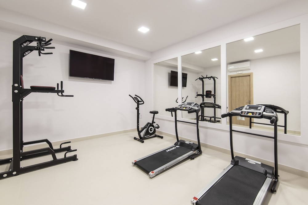 Gallery Suites and Residences 27/43