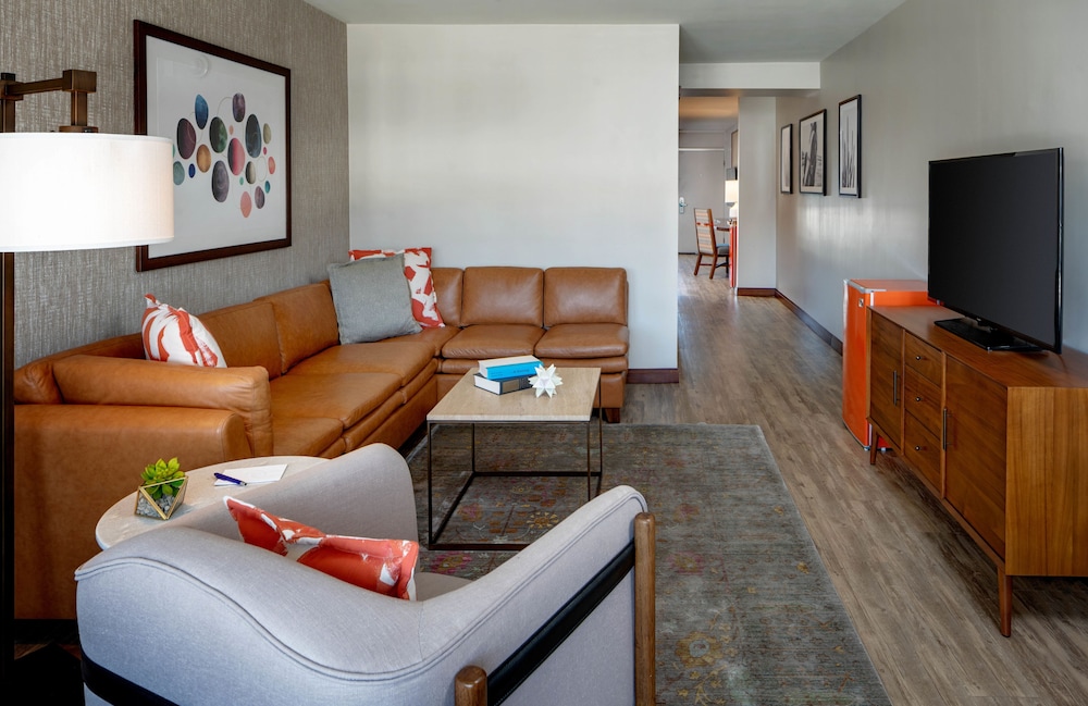 Hotel Adeline 49/64