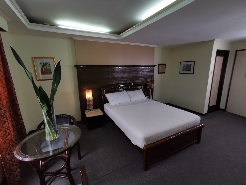 Cebu Hilltop Hotel 35/54