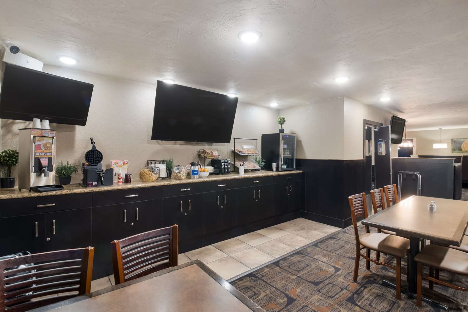 restaurant cafeteria