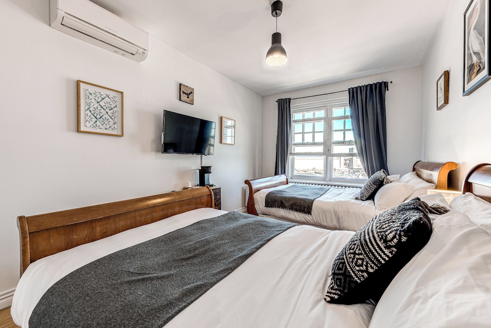 غرفة قياسية بسريرين مزدوجين، Hotel Manoir des Remparts 8/10
