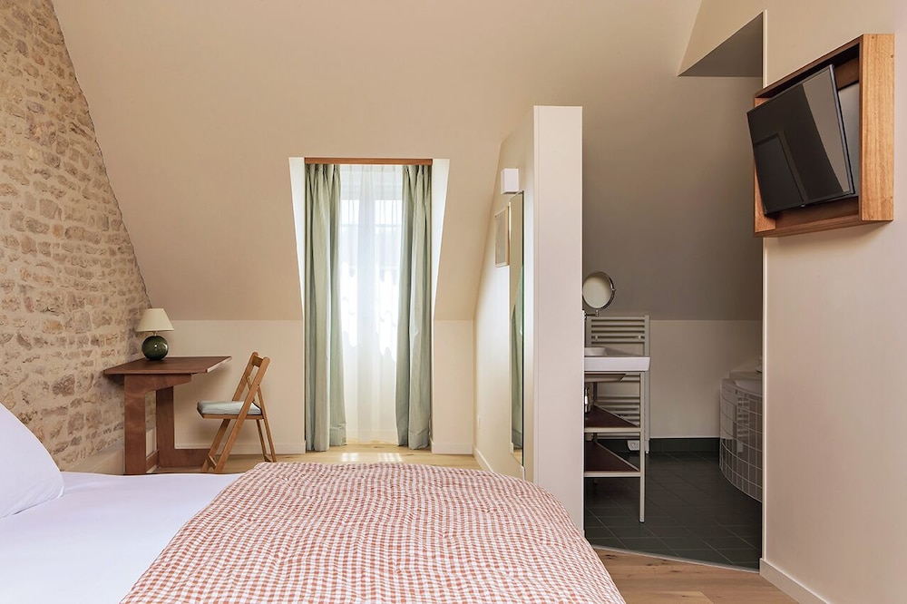 غرفة سوبيريور بسرير كينج، Hotel The Originals de la Paix Beaune 6/10