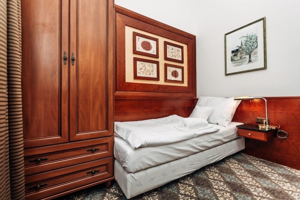 COMFORT, SINGLE, COURTYARD VIEW