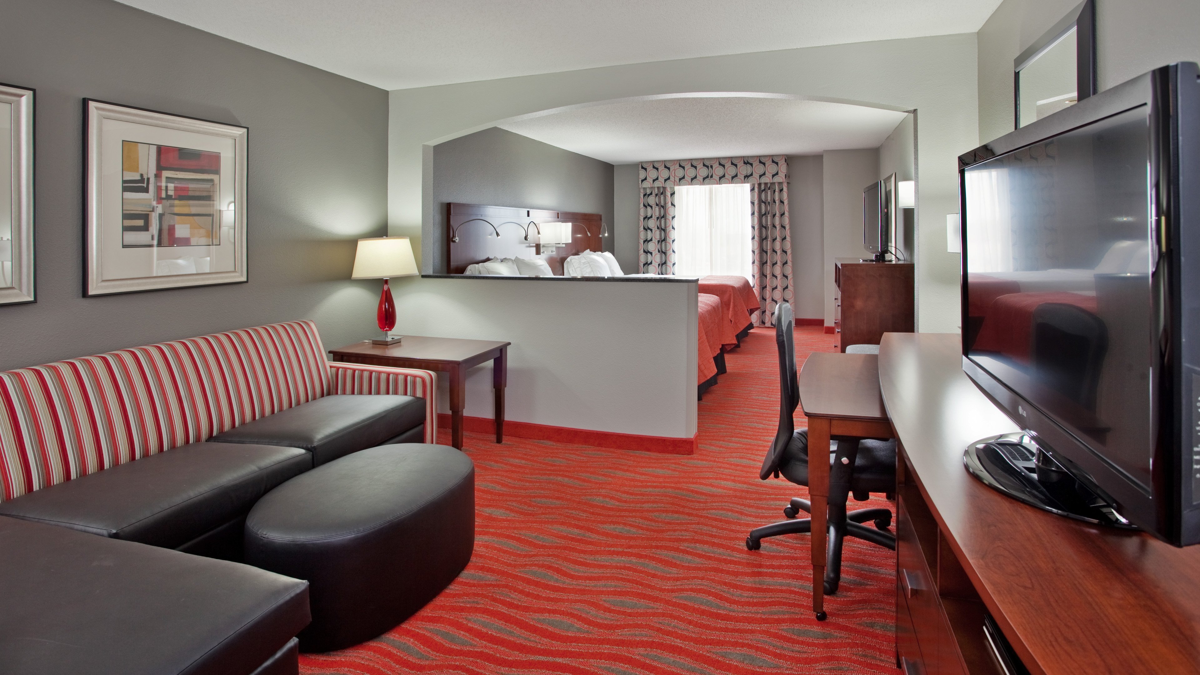Holiday Inn Express Kearney 65/72