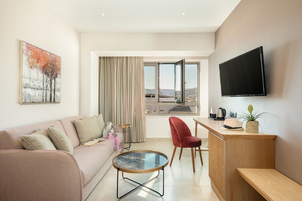 M City Hotel 44/63