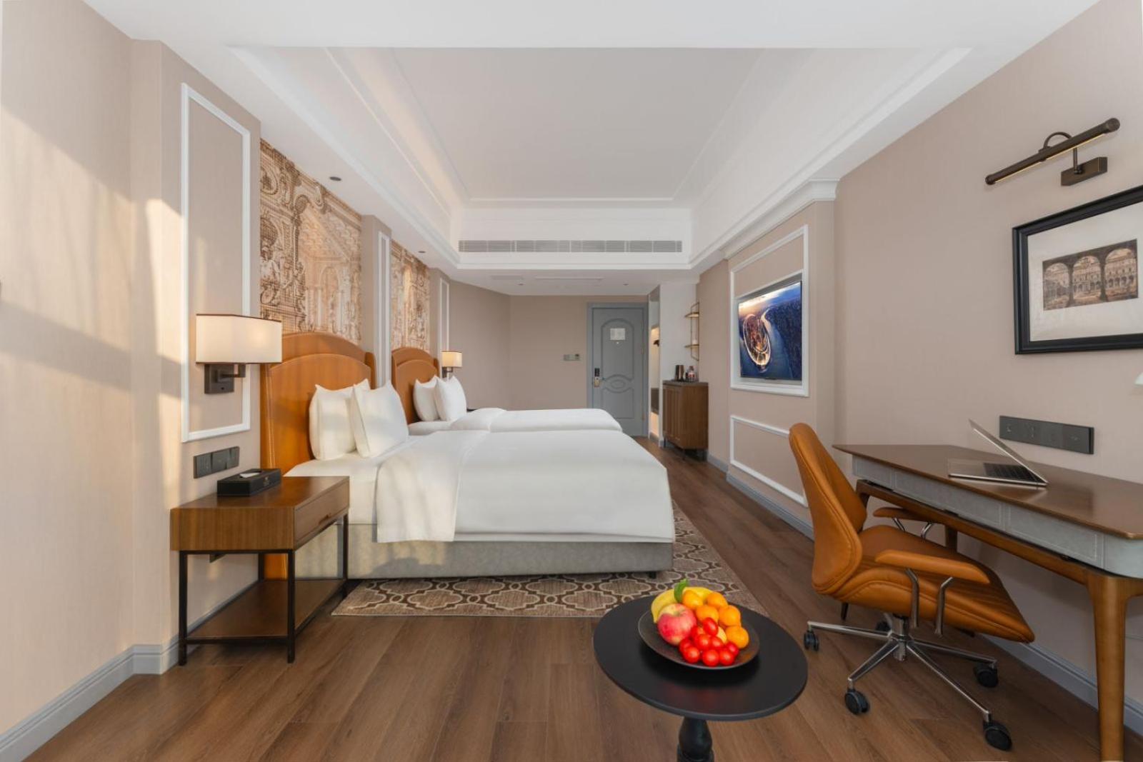 Vienna International Hotel (Shanghai National Exhibition and Convention Center Cao'an Road) 13/28