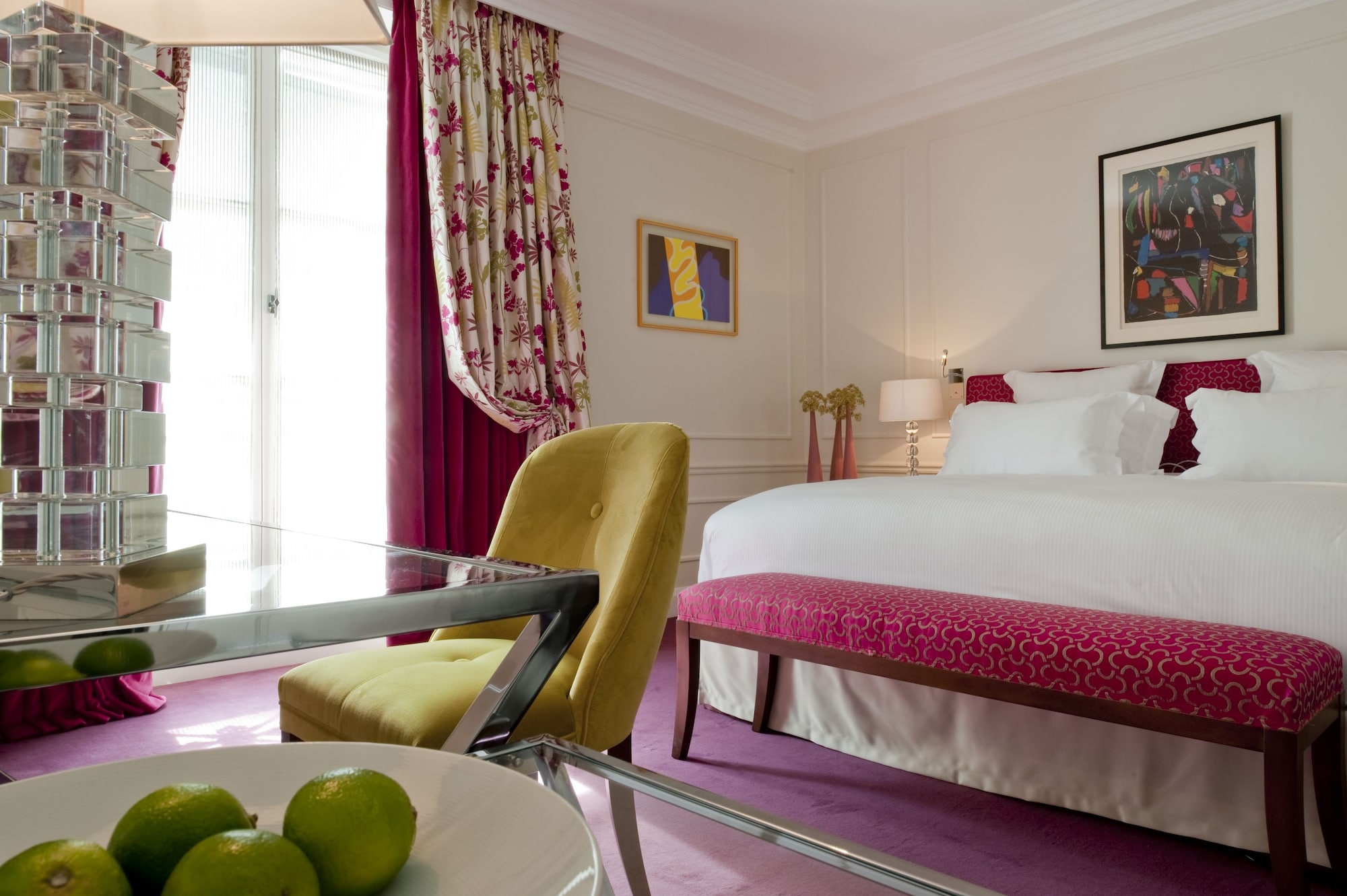 غرفة سوبيريور بسرير كينج، Le Burgundy Paris 2/5