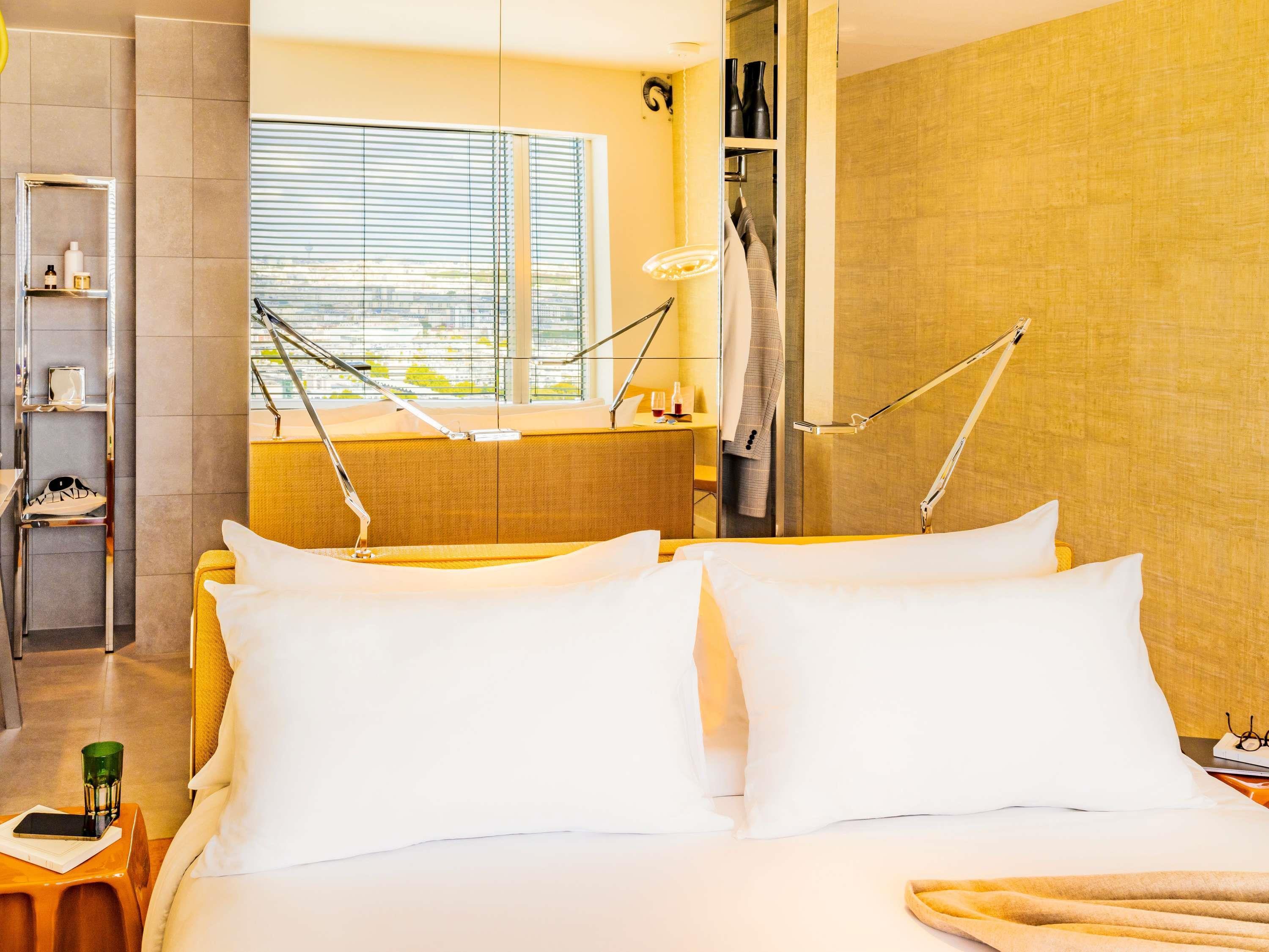 EXECUTIVE, KING BED, PANORAMIC CITY VIEW, SACRE COEUR VIEW