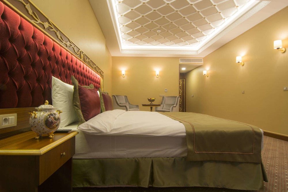 MB DELUXE HOTEL 14/59