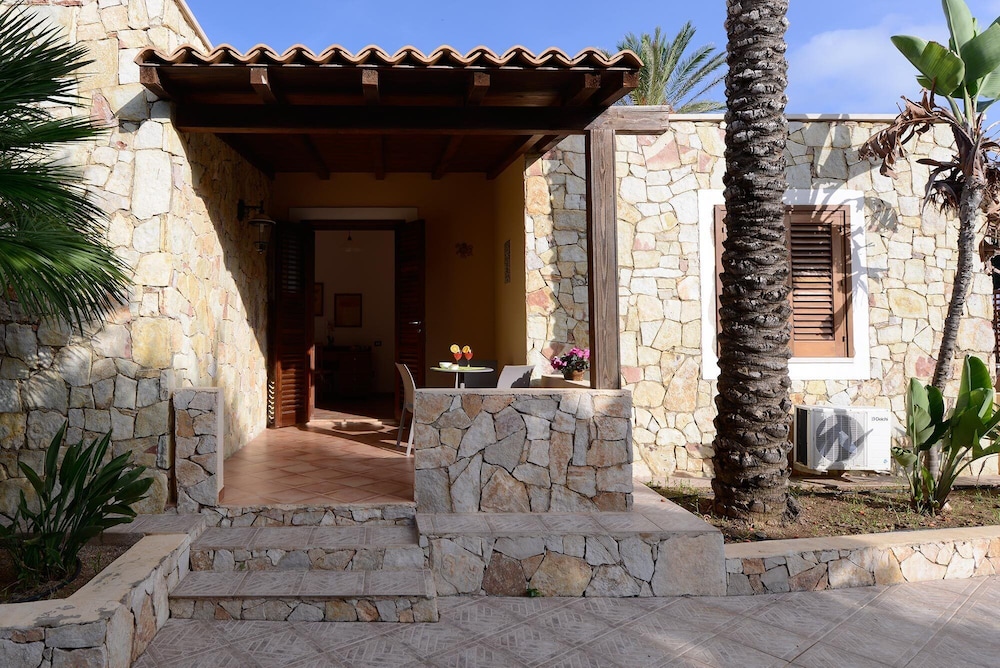 Oasis Hotel Residence and Resort 18/46