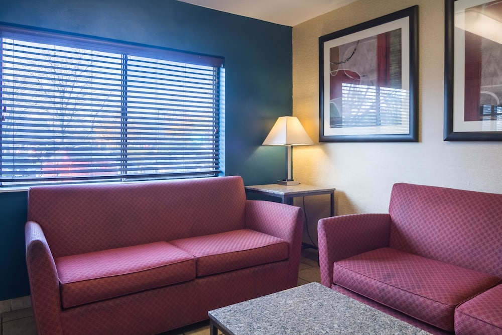 Motel6 Madison, WI - East 42/55