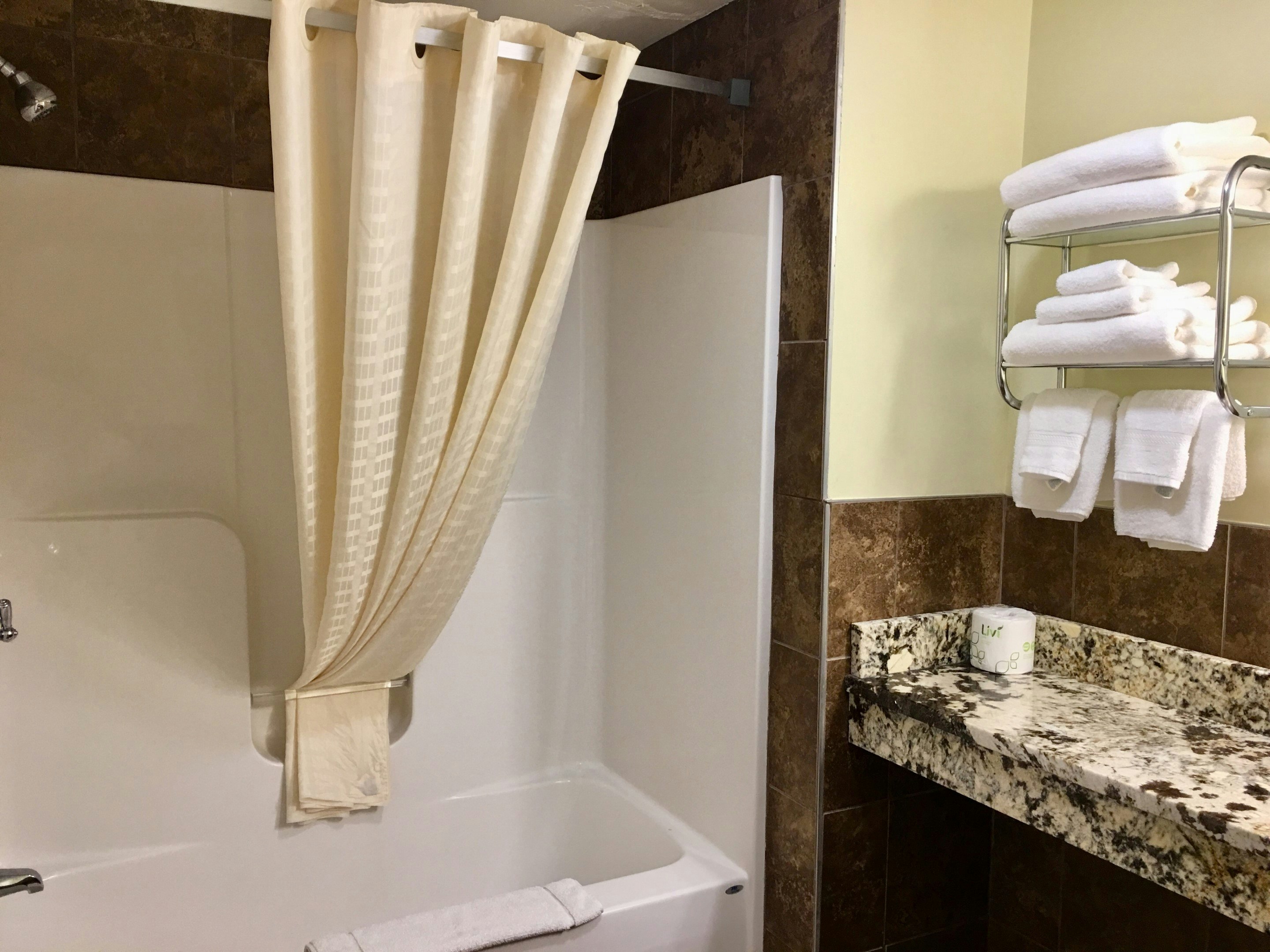 Scottish Inn Sturbridge 13/14