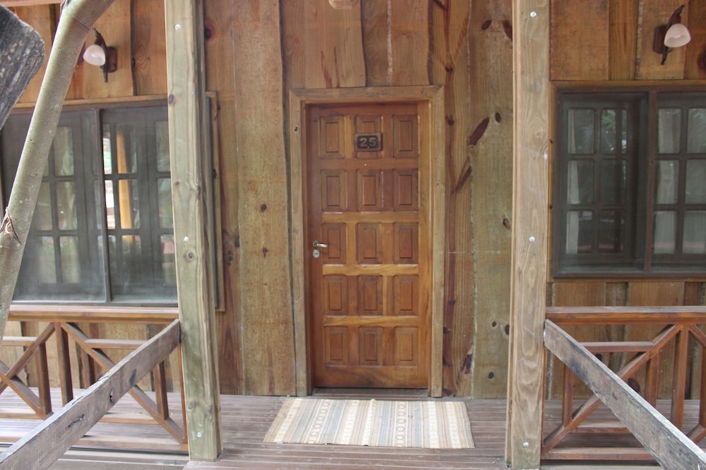 Palo Rosa Lodge 9/68