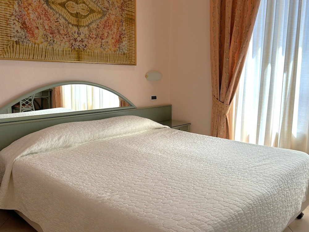 Hotel Delle Rose 13/50