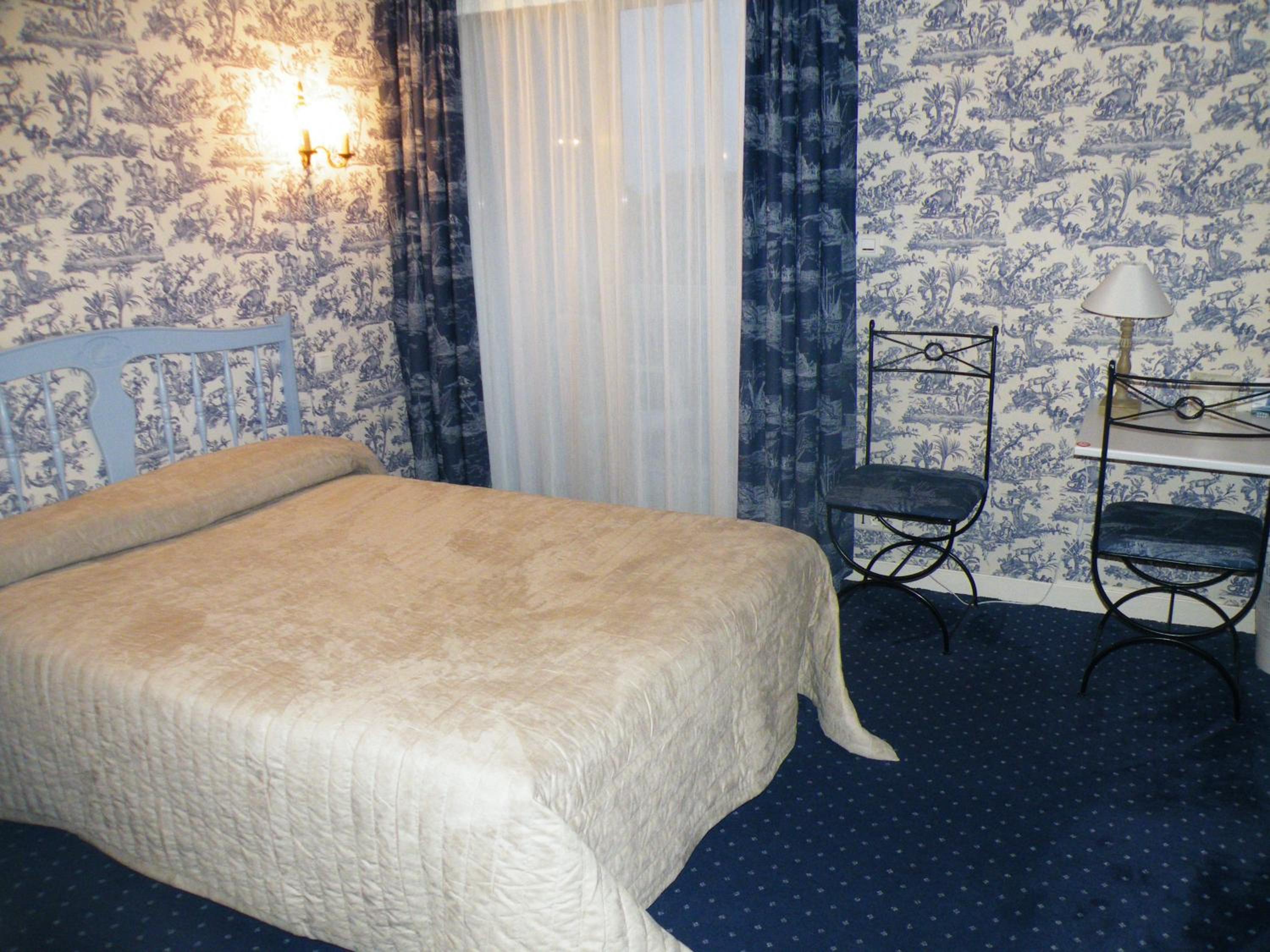 HOTEL DE L'AVENUE 24/57