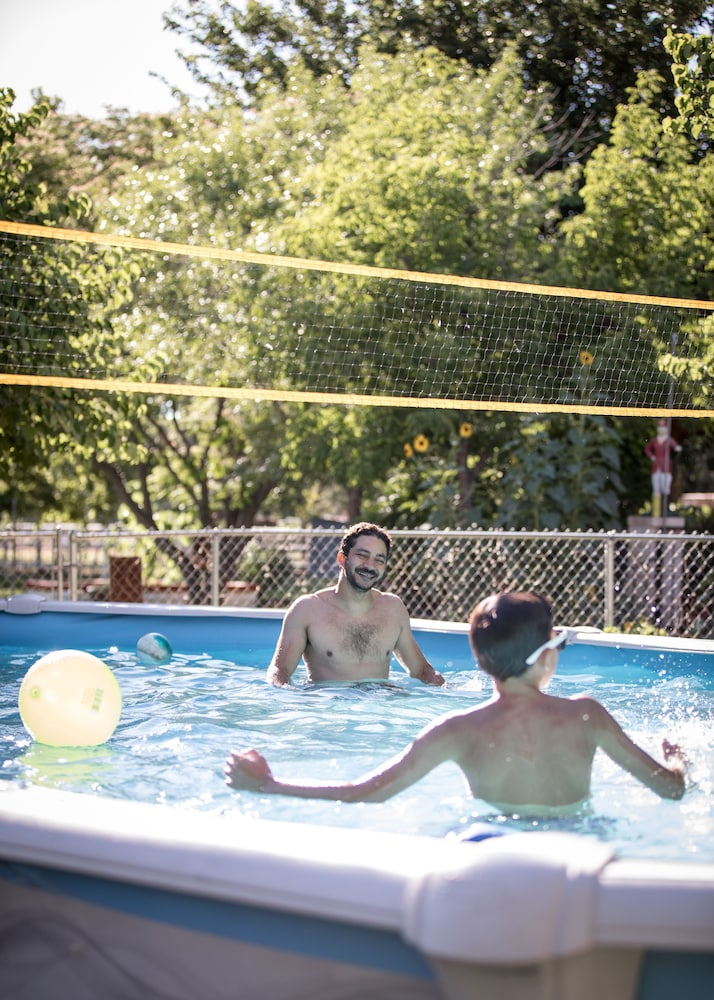 Red Horse Vineyard Bed & Breakfast 5/66