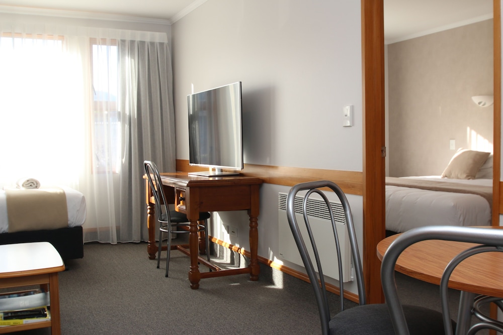 Amross Motel 49/58