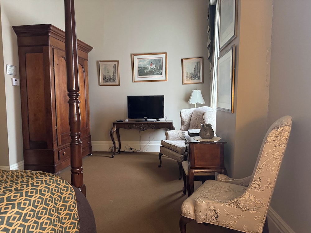 The Guest House Historic Mansion 63/73