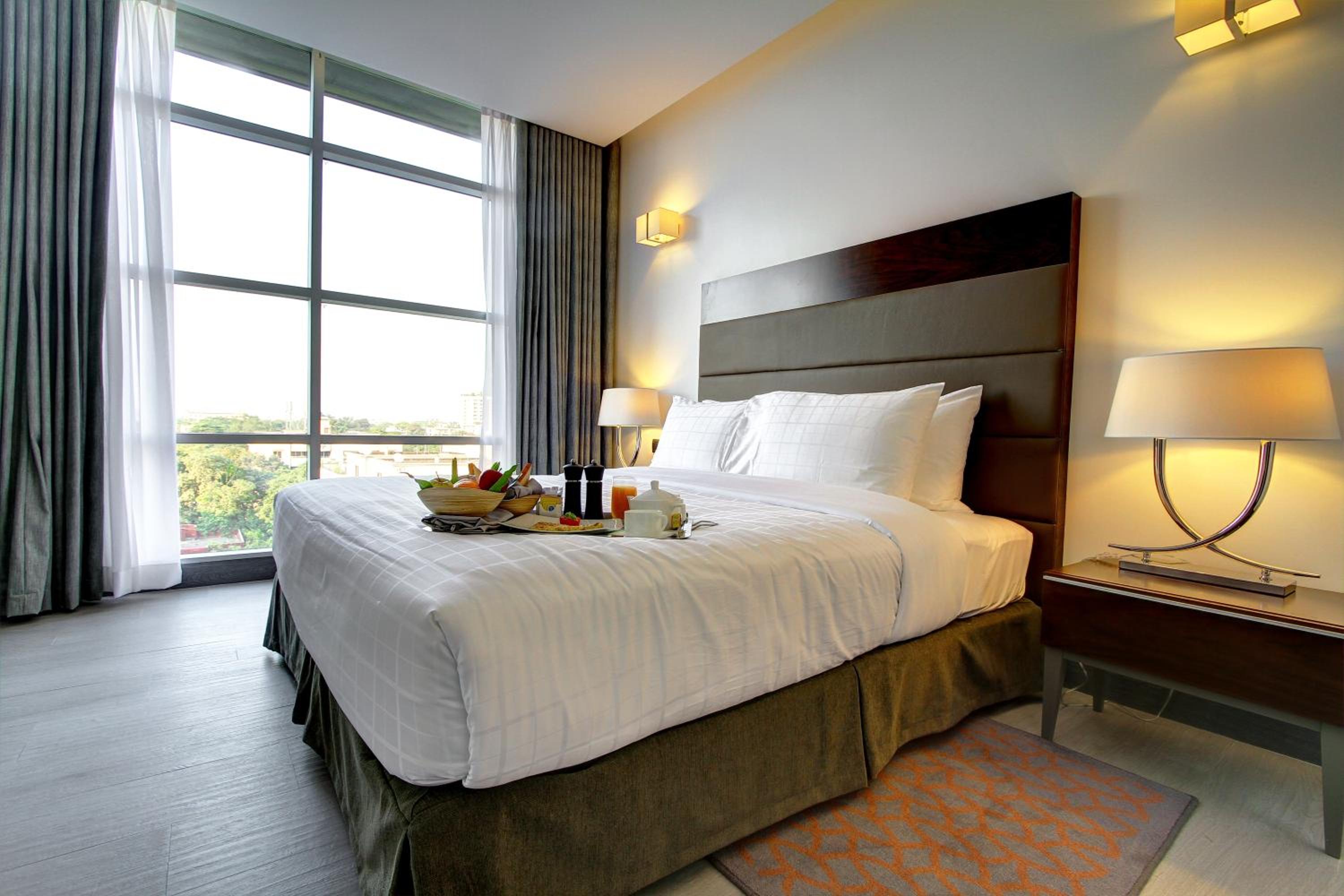 Premium Suite Double (One King Bed)