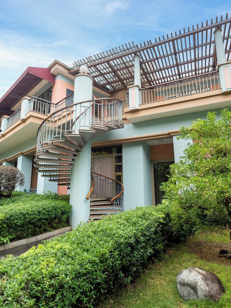 Dongguan Forum Hotel and Apartment 1/50
