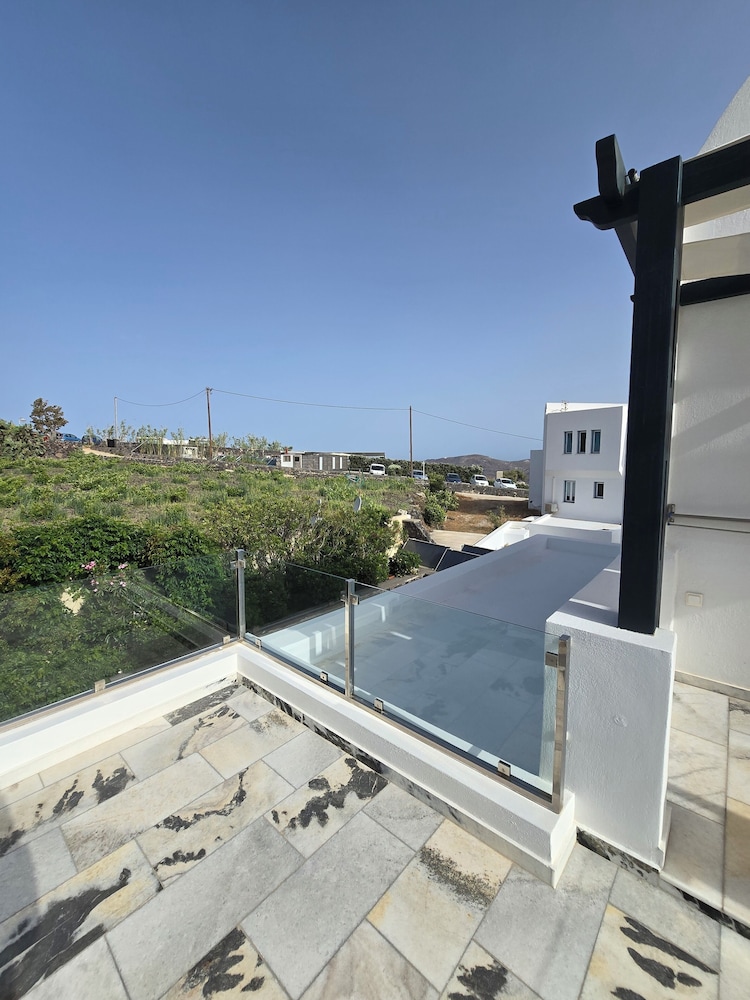 Anthonas Apartments 12/35