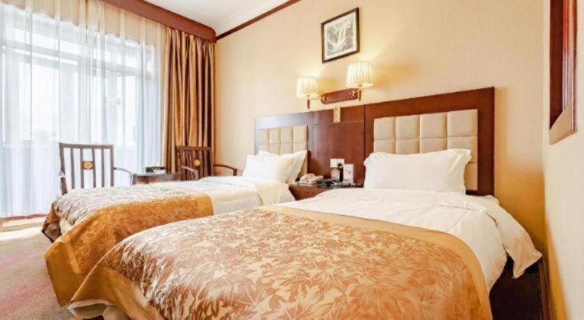 Hualian Hotel 19/50
