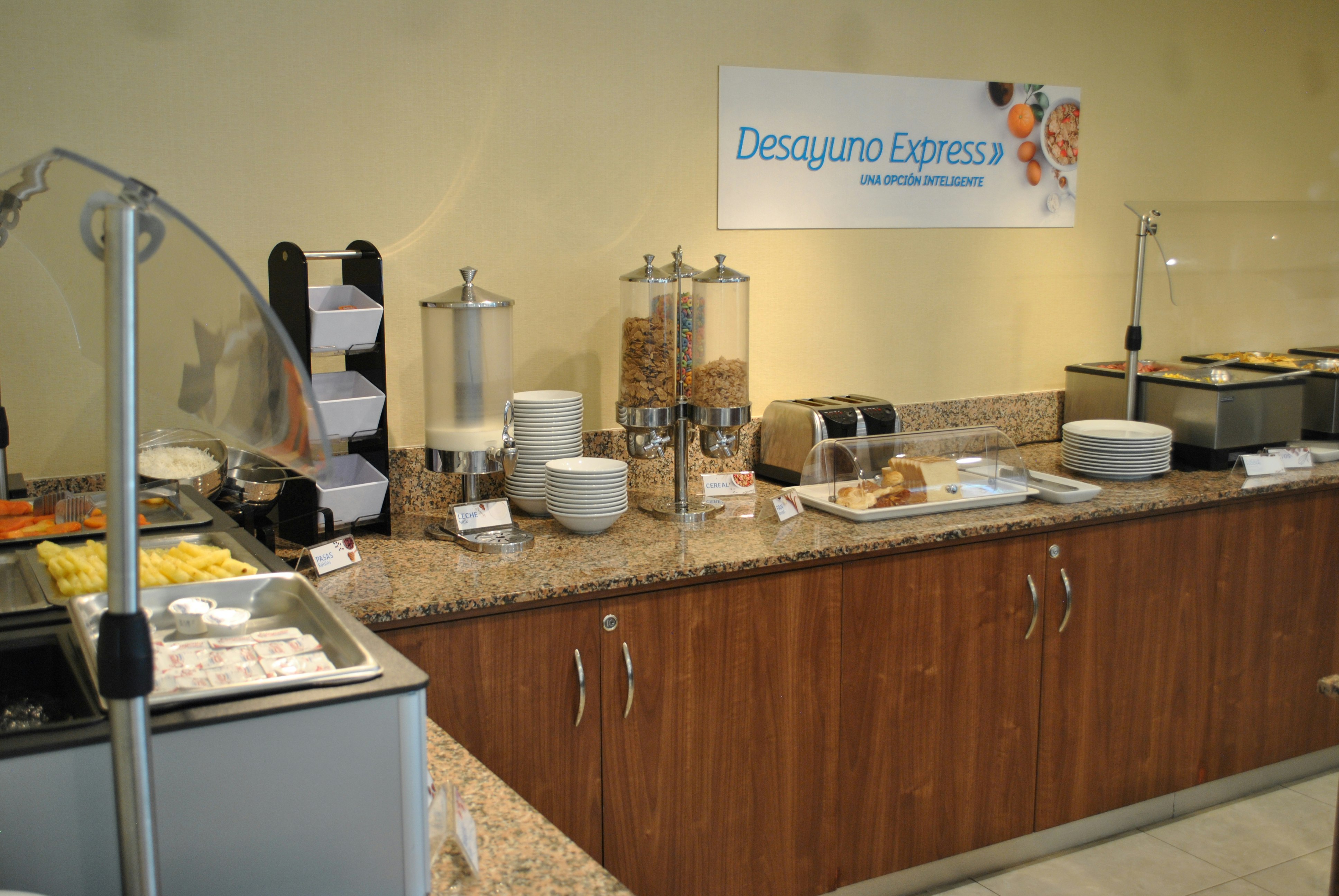 Holiday Inn Express Toluca 16/48