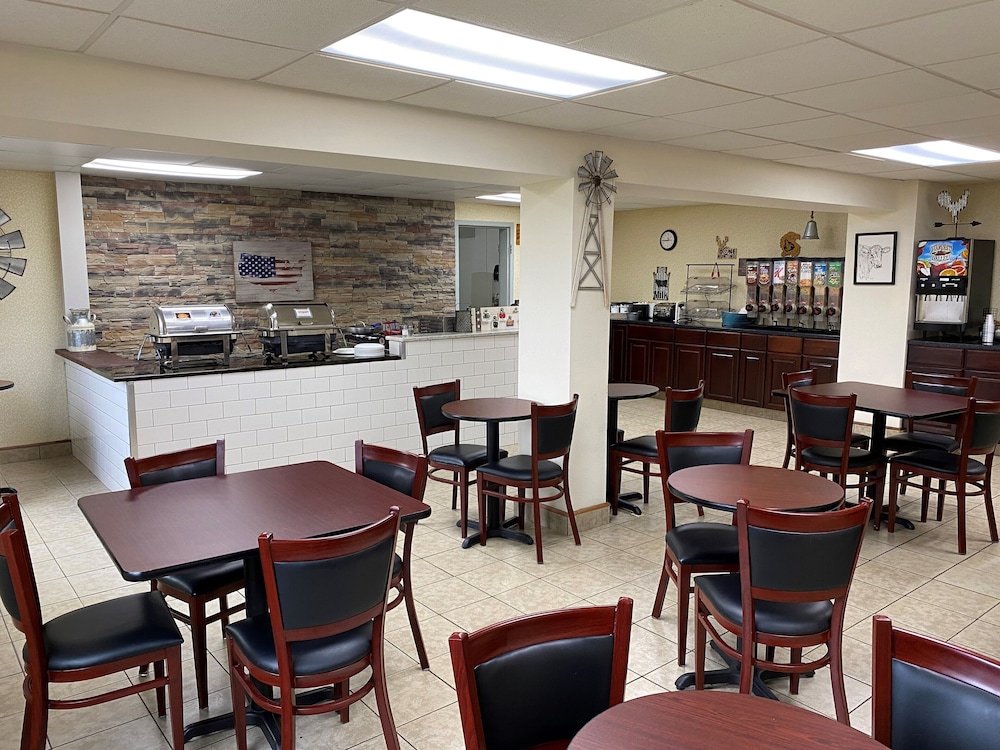 Ramada By Wyndham Angola/Fremont Area 27/41