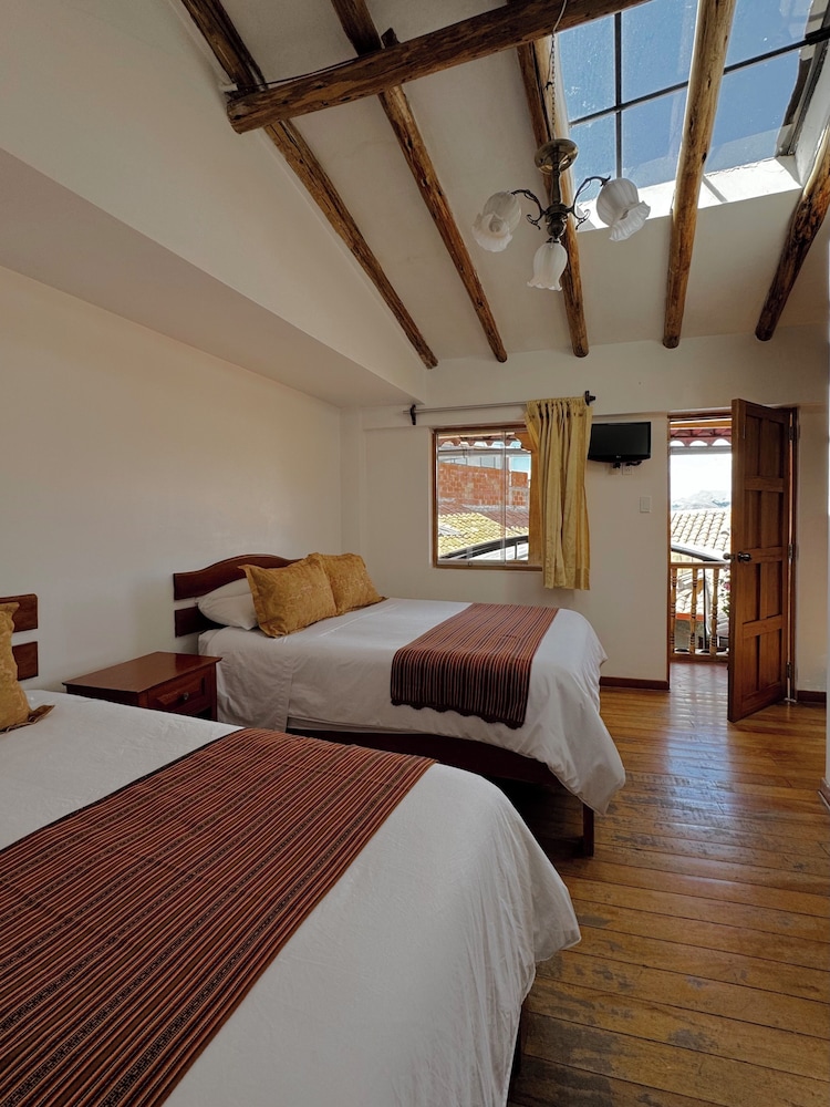 CLASSIC, TRIPLE, MULTIPLE BEDS