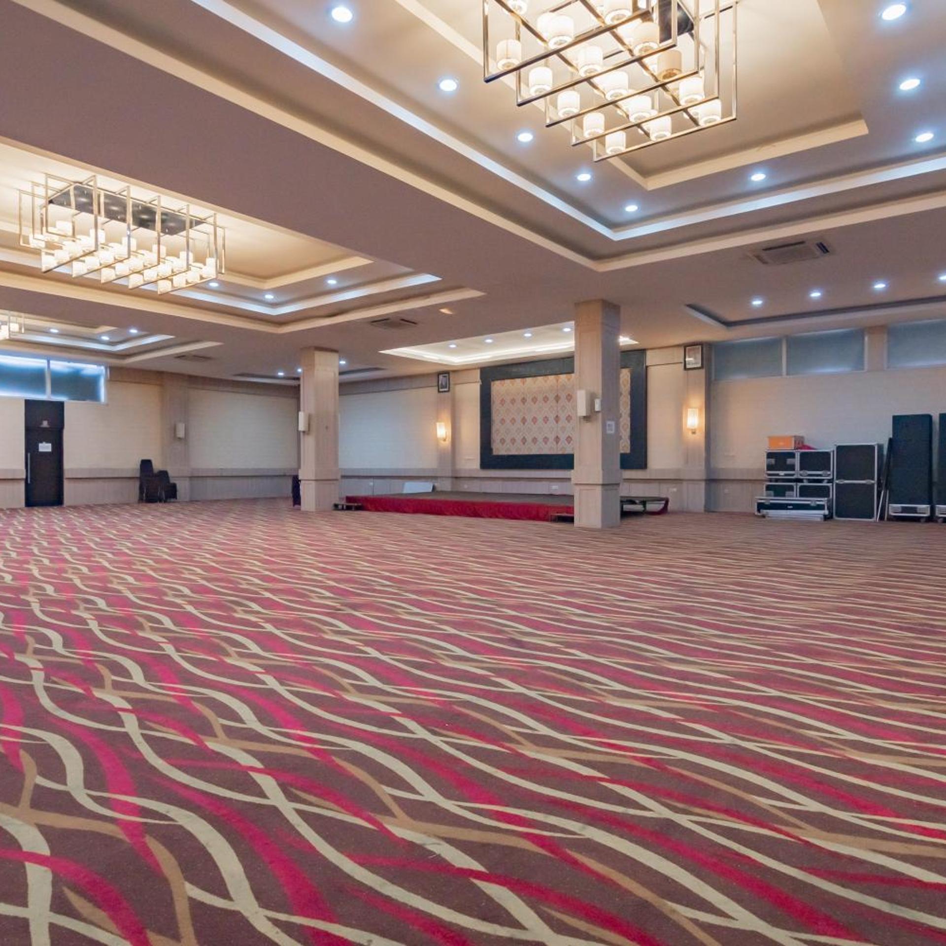 Urbanview Hotel Newton Riau Bandung 12/55