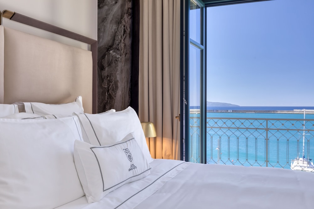 Grand Hotel Kalamata 11/50
