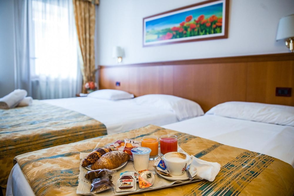 HOTEL GALANT 3/40