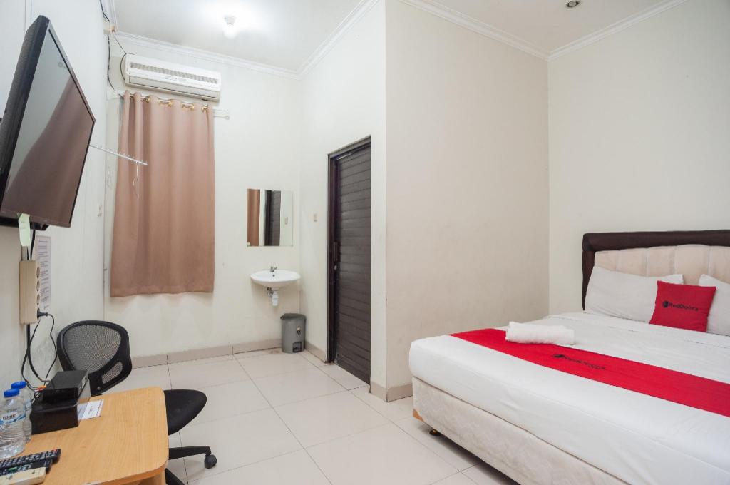 Reddoorz Plus Near Rs Pmi Bogor 13/38