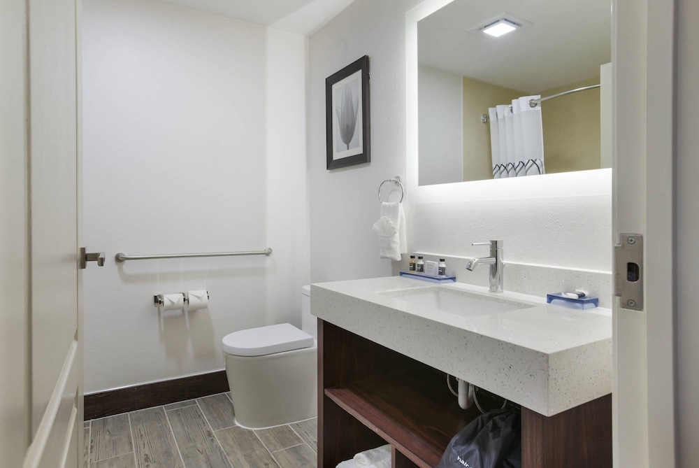 The Leo Collection Detroit, an Ascend Collection Hotel 50/50