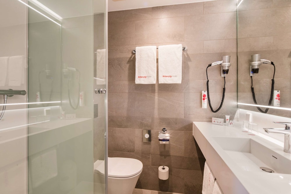INTERCITYHOTEL HAMBURG HAUPTBAHNHOF 21/22