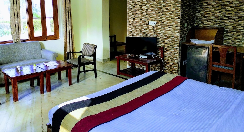 HOTEL SWARAJ RESORTS 15/73