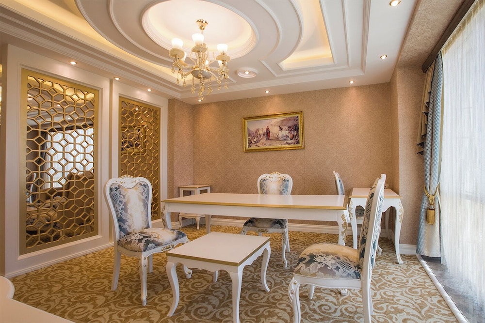 Grand Altuntas 5/52