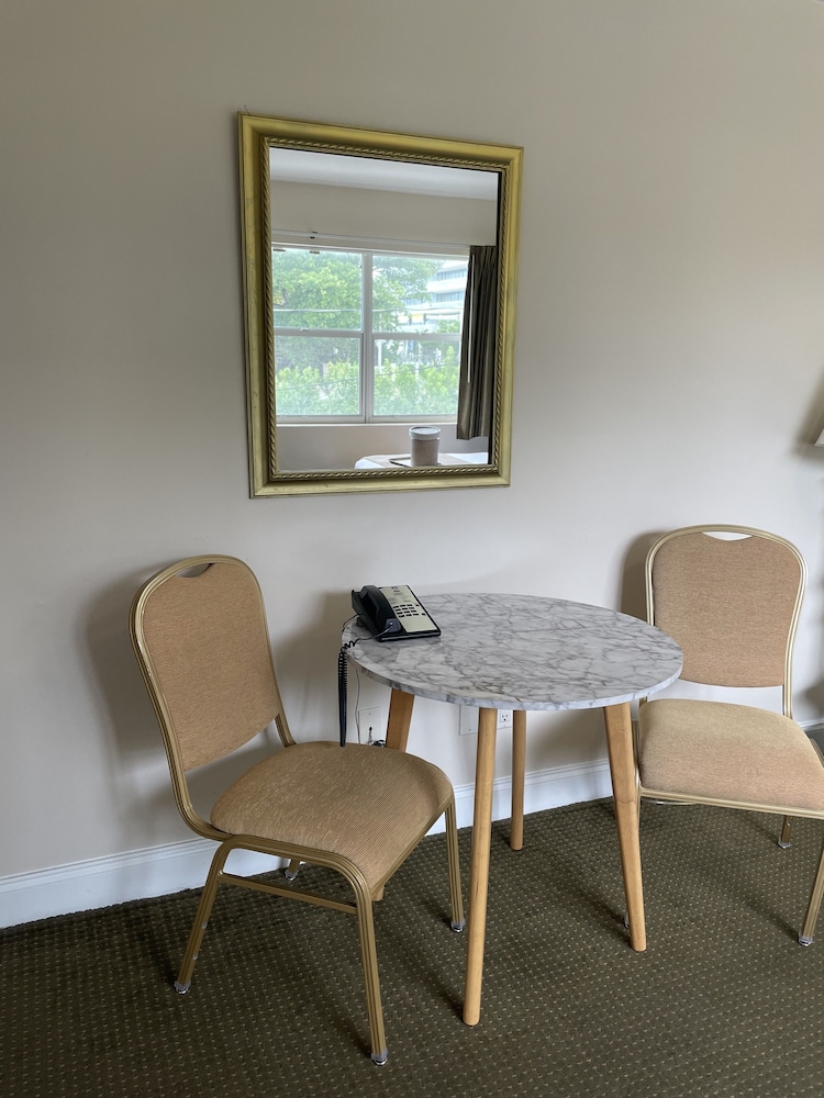 Beach Place Hotel 30/39